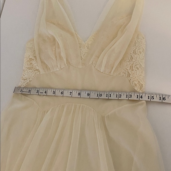 Vintage Sheer Cream Chiffon Full Length Chemise Gown Size Small - Picture 10 of 14
